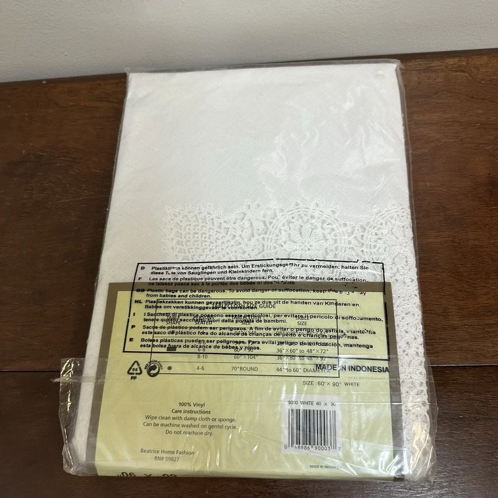 Vintage Crochet Vinyl Tablecloth 60 x 90 White Soft Wipe Clean NEW NOS